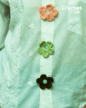 Set of 8 Flower Buttons - Crochet